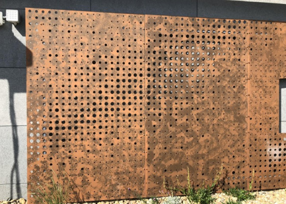 Parasoleil™ Panels in use for the DaVita Rooftop case study