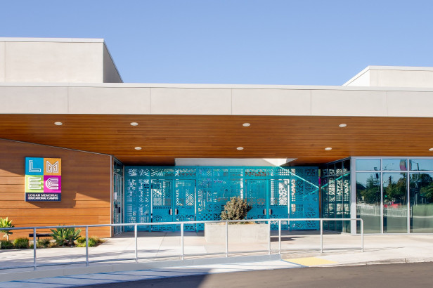 Parasoleil™ Panels in use for the Logan Memorial Education Complex case study