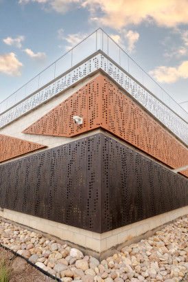 Parasoleil™ Panels in use for the Moreno Valley College Welcome Center case study