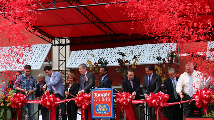 Parasoleil™ Panels in use for the Tanger Outlet Mall - Columbus case study